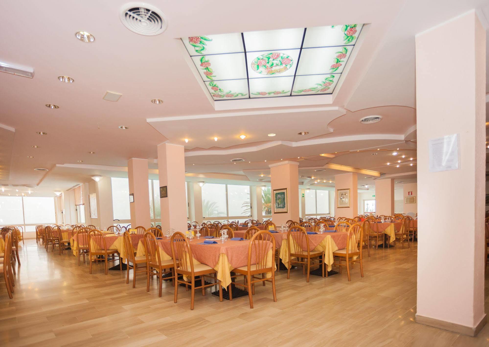 Hotel Baia Santa Barbara Rodi Garganico Εξωτερικό φωτογραφία