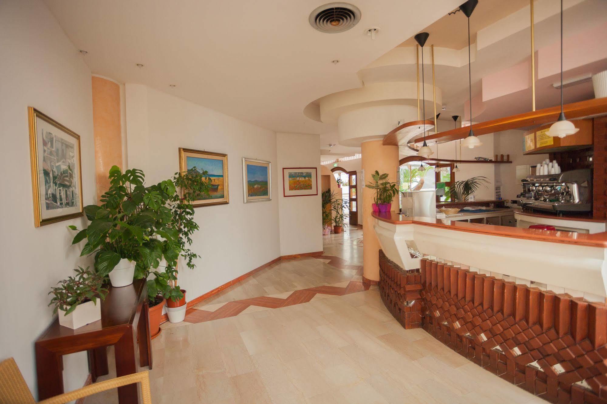 Hotel Baia Santa Barbara Rodi Garganico Εξωτερικό φωτογραφία